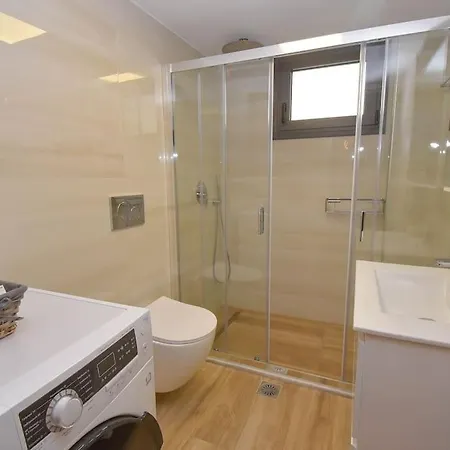 2 Min From * Ρέθυμνο